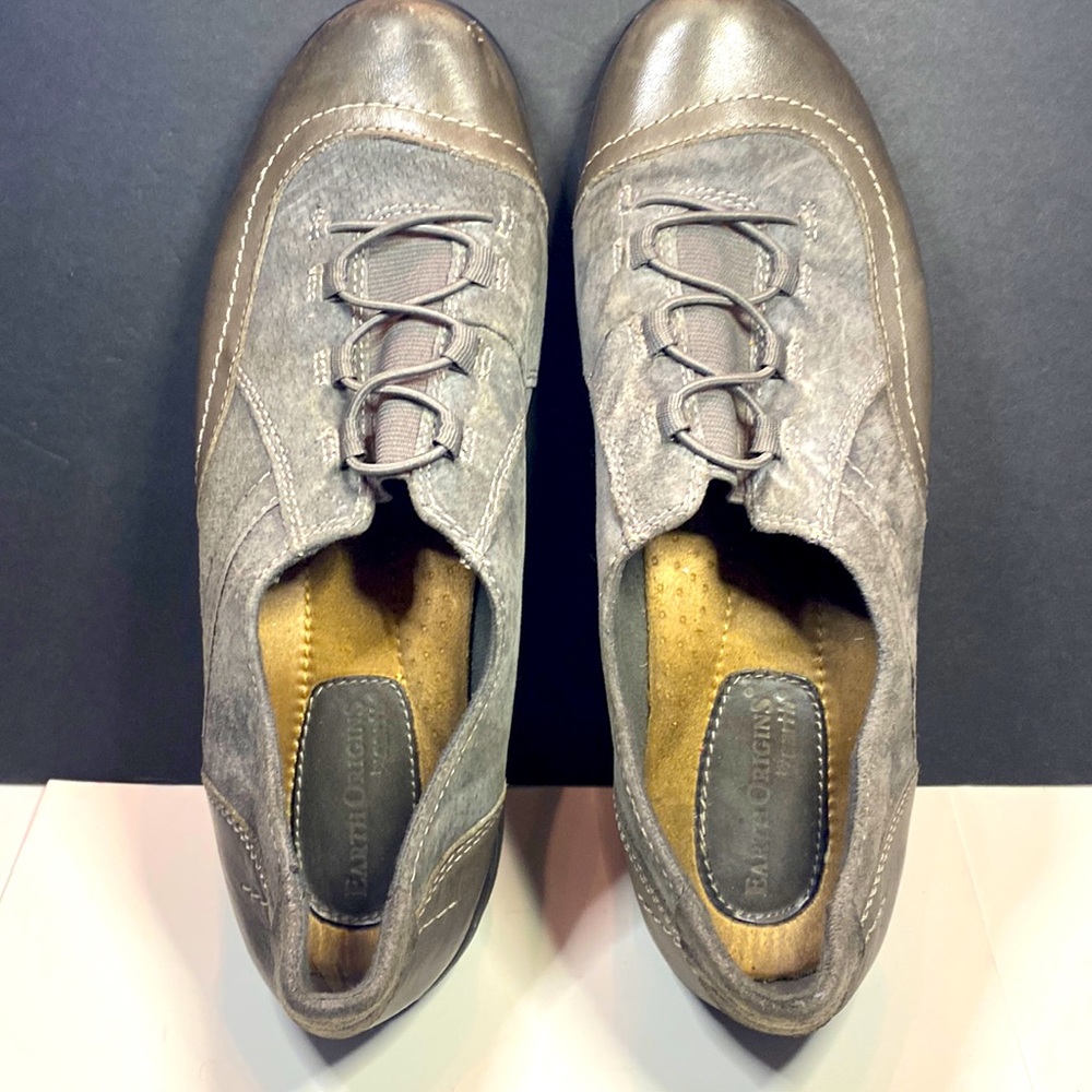 EASTLAND LEATHER SUEDE 8 1/2 MEDIUM GENTLY USED SLIP ON SHOES WITHOUT BOX